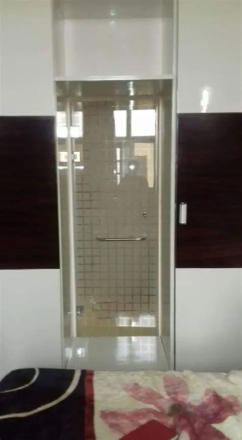 أبواب زجاج سكريت في جيزان
