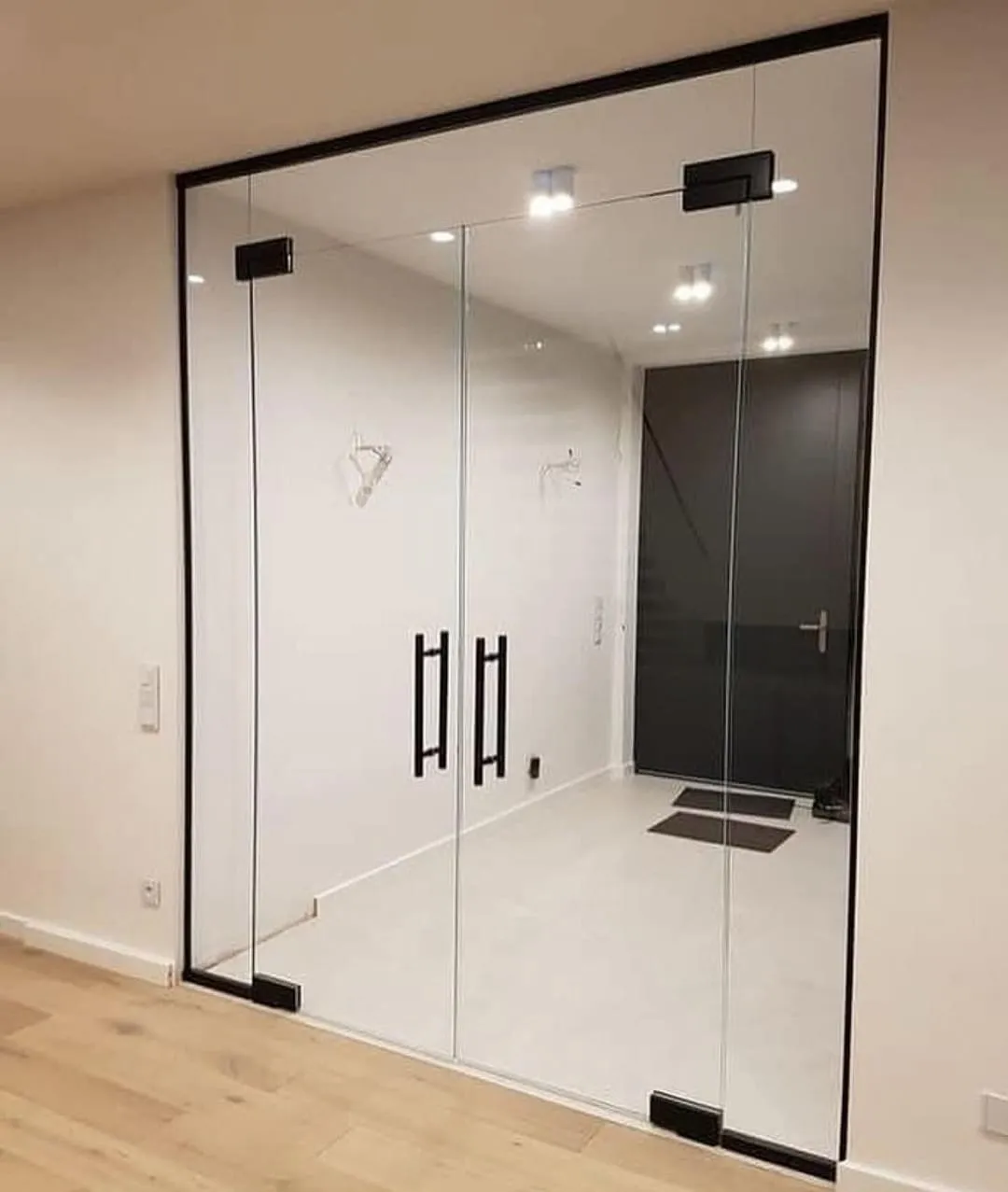 أبواب زجاج سكريت في جيزان