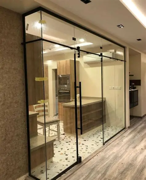 أبواب زجاج سكريت في جيزان