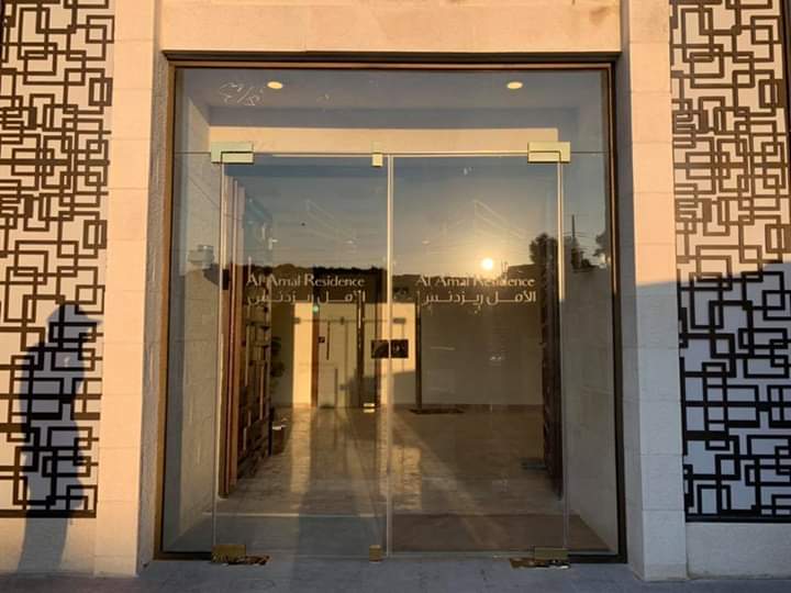 أبواب زجاج سكريت في جيزان