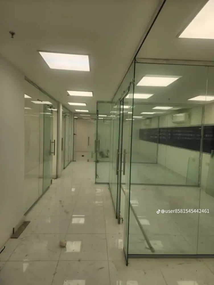 مكاتب زجاج سكريت في جيزان